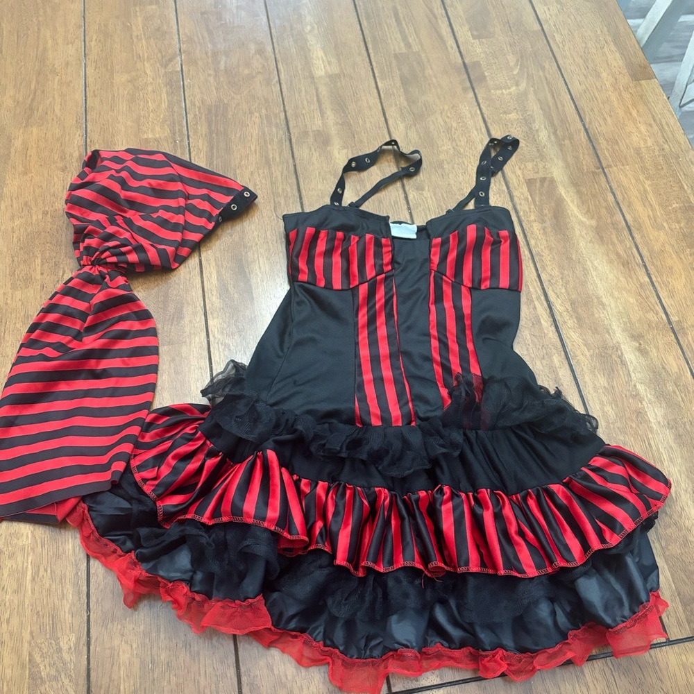 Woman pirate costume